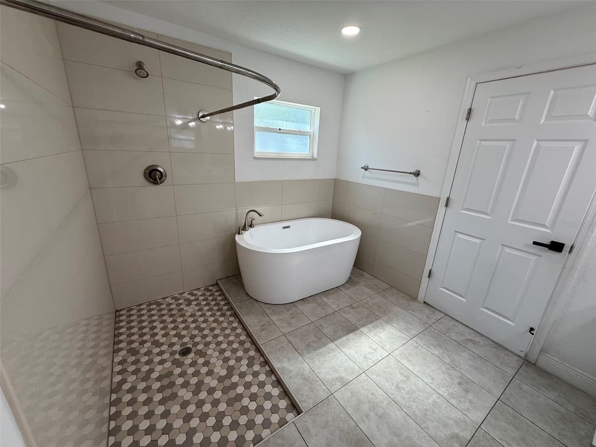5112 PACIFIC AVENUE — photo 11 of 20