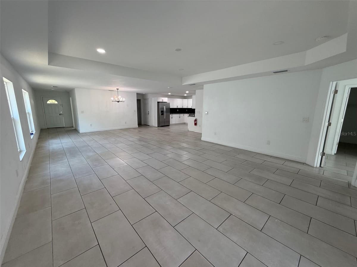 5112 PACIFIC AVENUE — photo 3 of 20