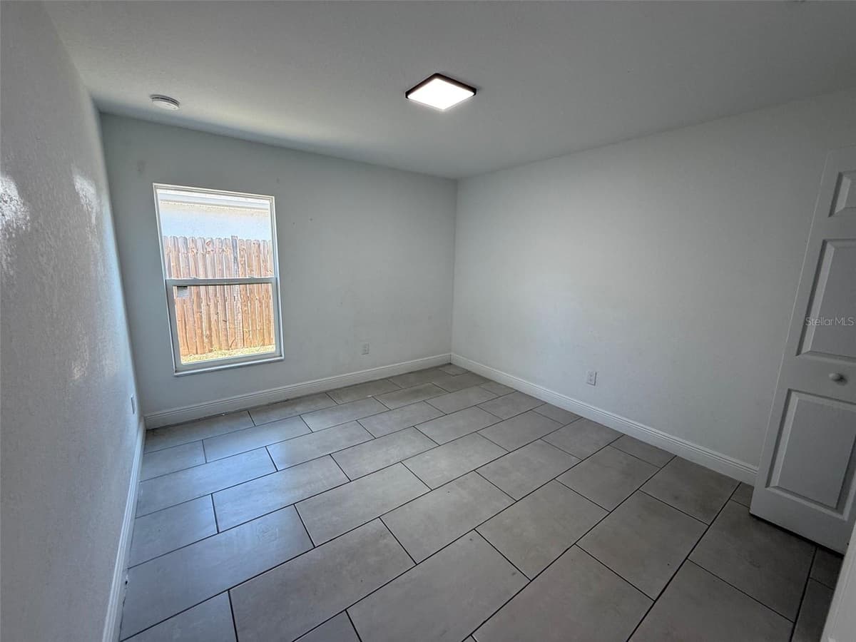 5112 PACIFIC AVENUE — photo 13 of 20