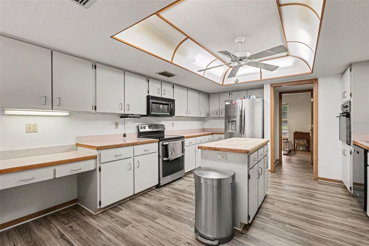 10703 GALLOP PLACE — photo 4 of 22