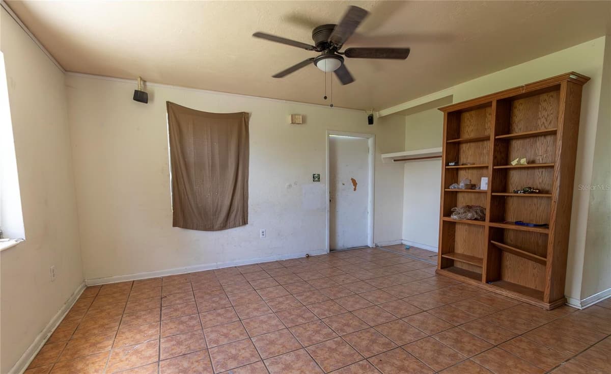 8338 BUMFORD AVENUE — photo 12 of 25