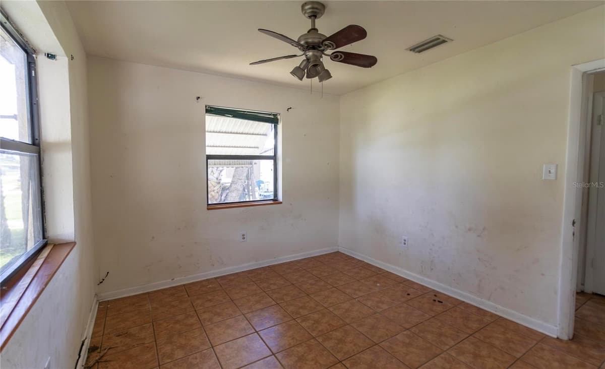 8338 BUMFORD AVENUE — photo 18 of 25