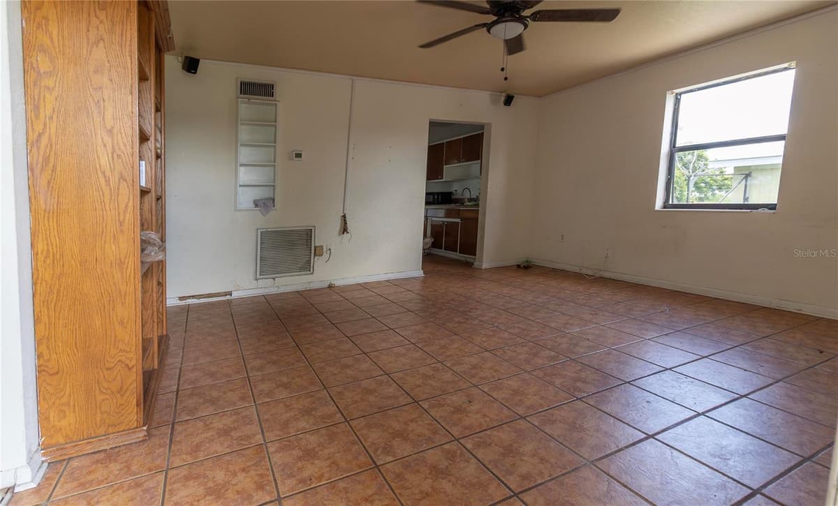 8338 BUMFORD AVENUE — photo 10 of 25