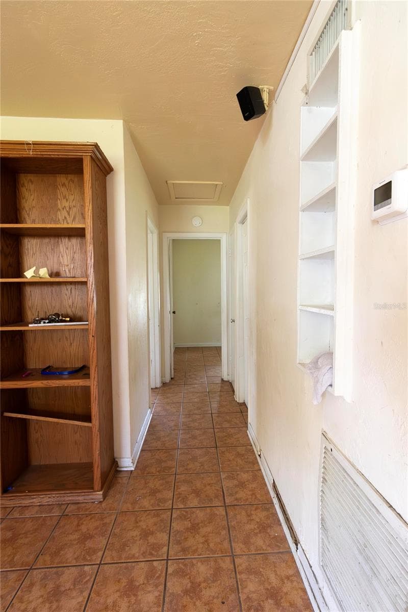 8338 BUMFORD AVENUE — photo 14 of 25