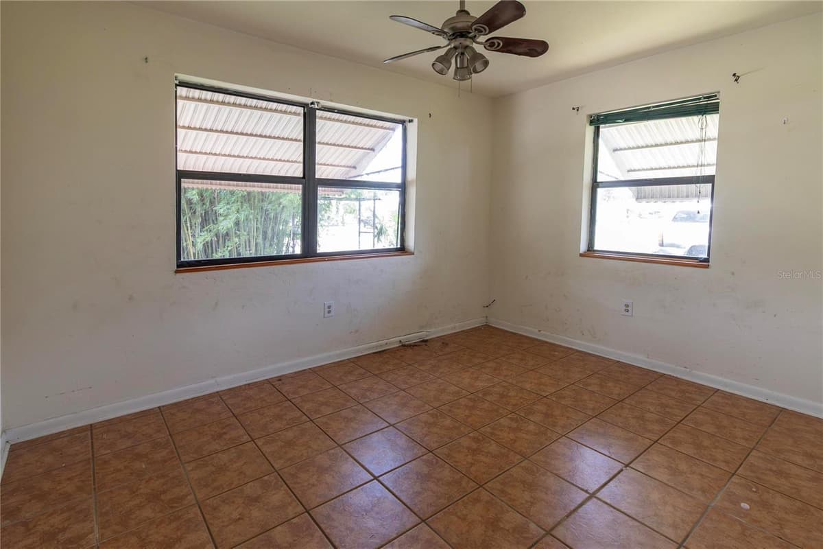 8338 BUMFORD AVENUE — photo 17 of 25