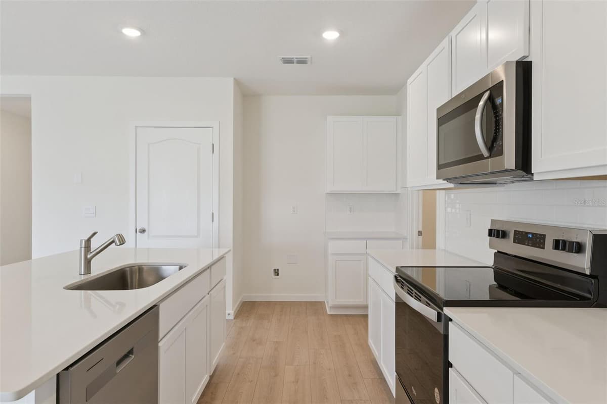 954 BLUET DRIVE — photo 10 of 30
