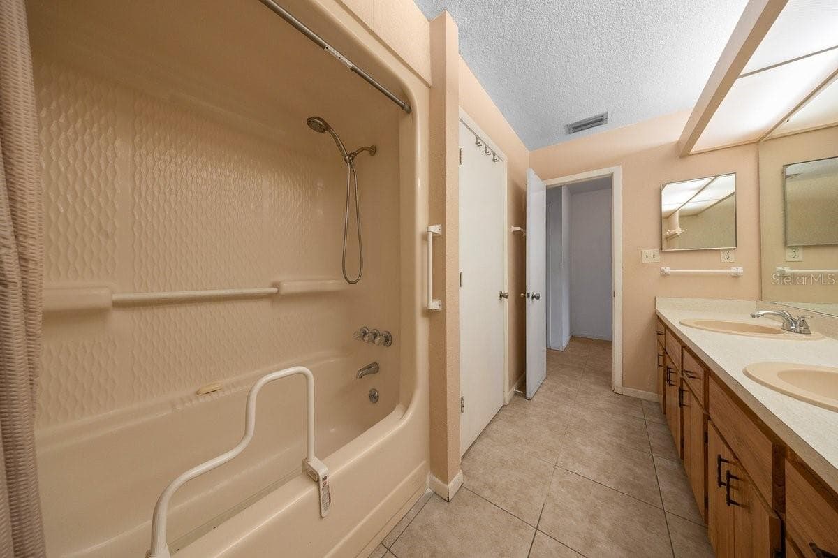 11318 CIRCLE WAY — photo 31 of 40