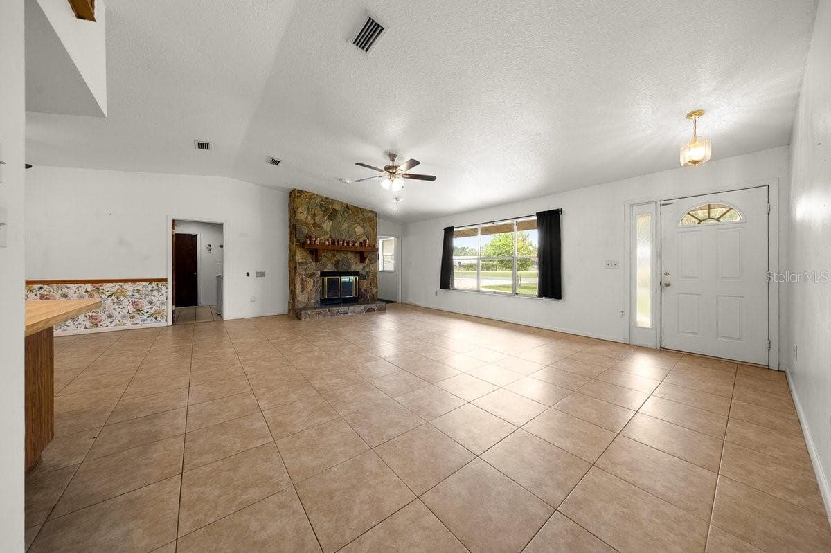 11318 CIRCLE WAY — photo 8 of 40