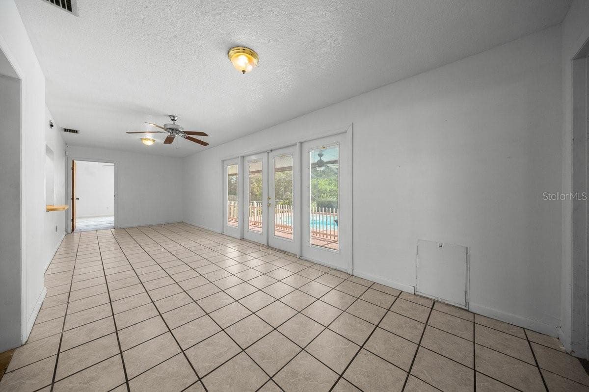 11318 CIRCLE WAY — photo 18 of 40