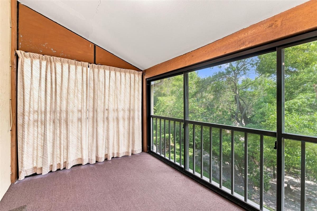 8024 FEATHER COURT — photo 11 of 33