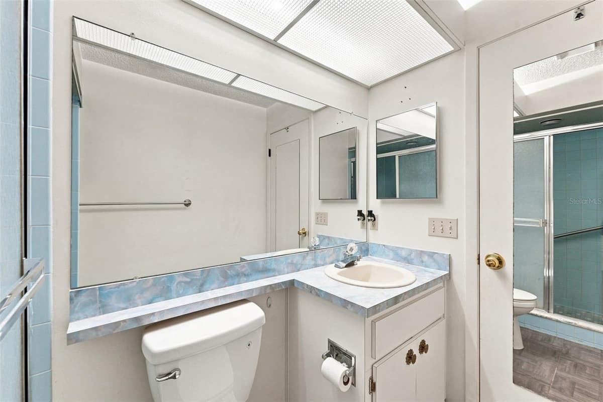 8024 FEATHER COURT — photo 17 of 33
