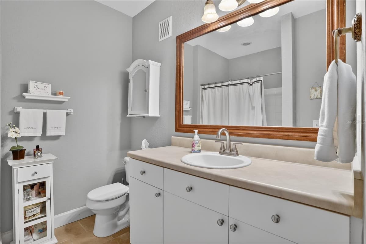 4221 SPRUCE STREET — photo 12 of 23