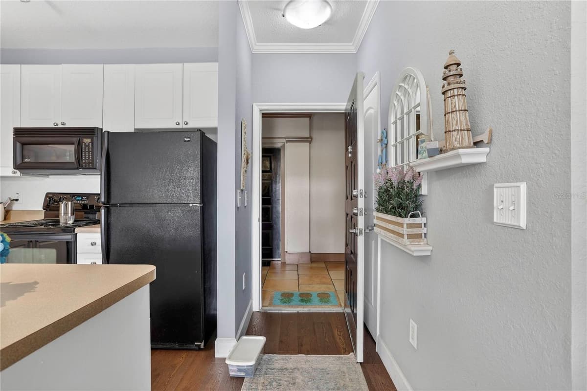4221 SPRUCE STREET — photo 3 of 23