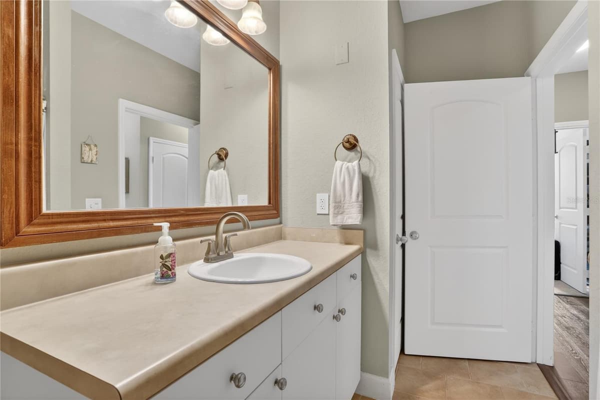 4221 SPRUCE STREET — photo 14 of 23