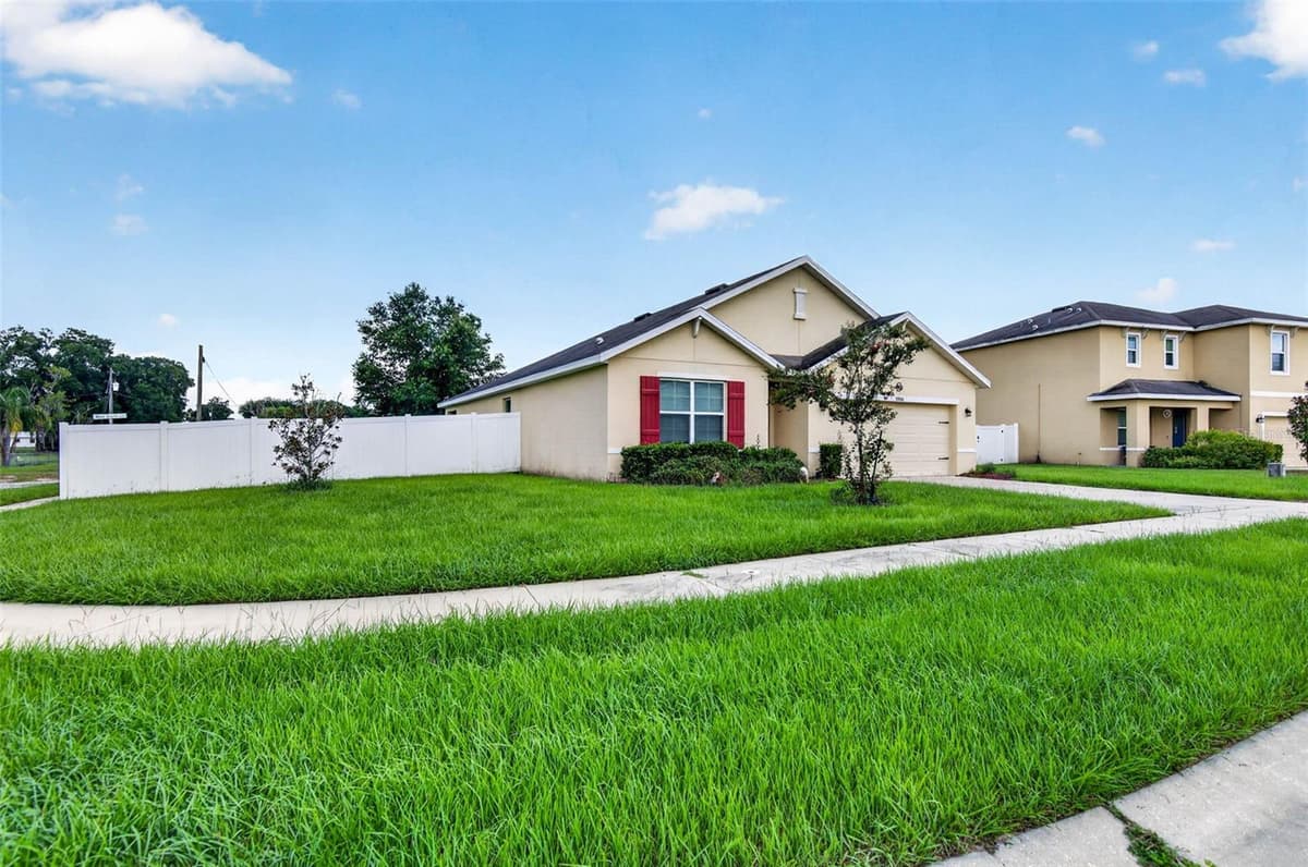 35900 HILLBROOK AVENUE — photo 3 of 43
