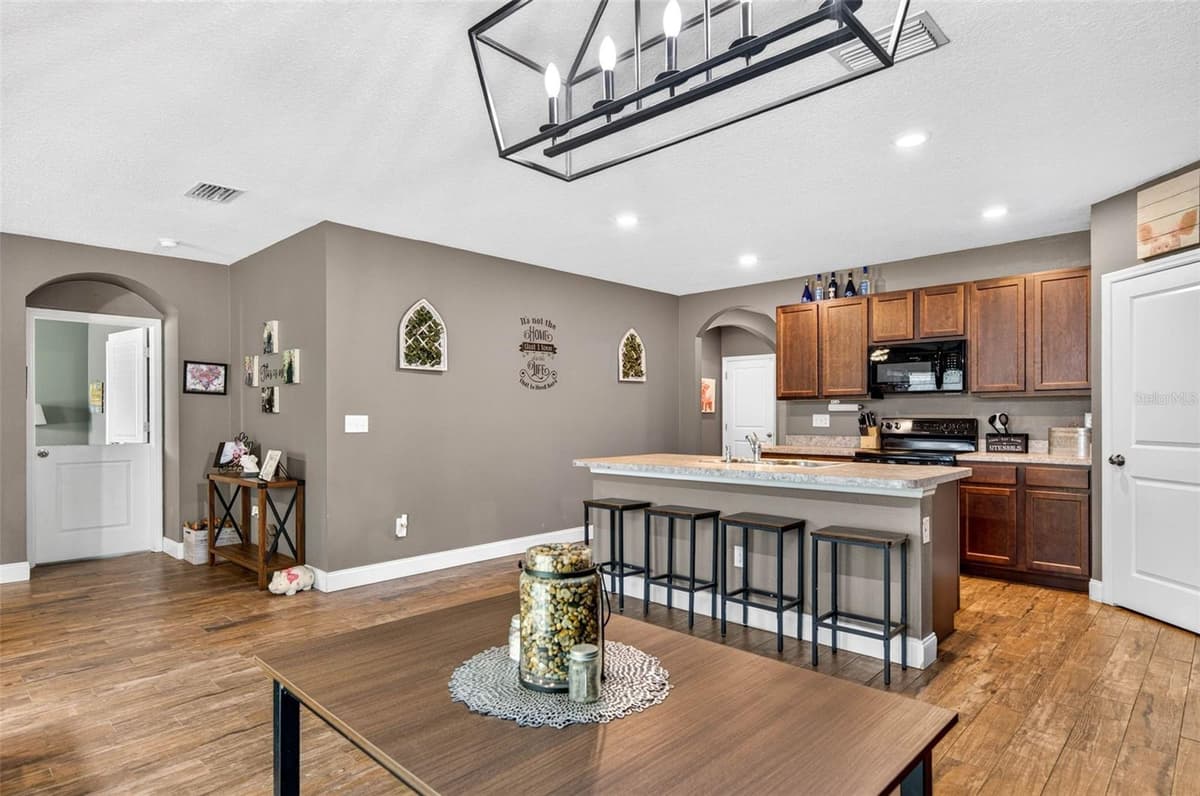 35900 HILLBROOK AVENUE — photo 16 of 43