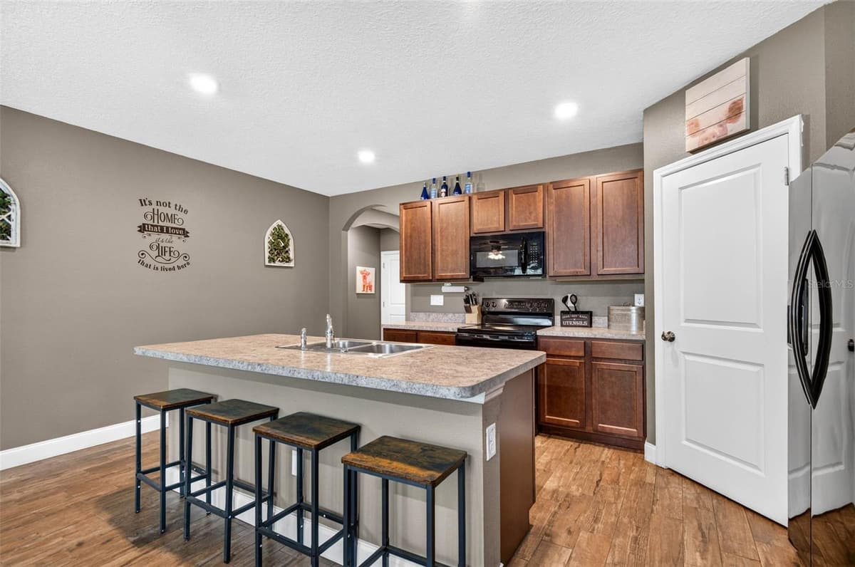 35900 HILLBROOK AVENUE — photo 11 of 43