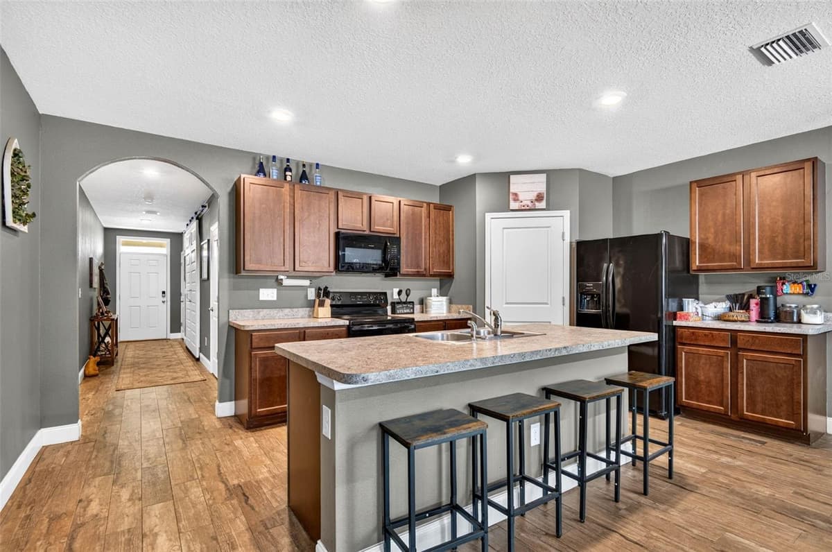 35900 HILLBROOK AVENUE — photo 9 of 43