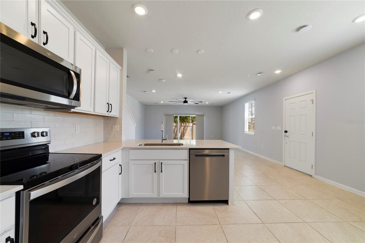 2857 CLEVER LANE — photo 7 of 26