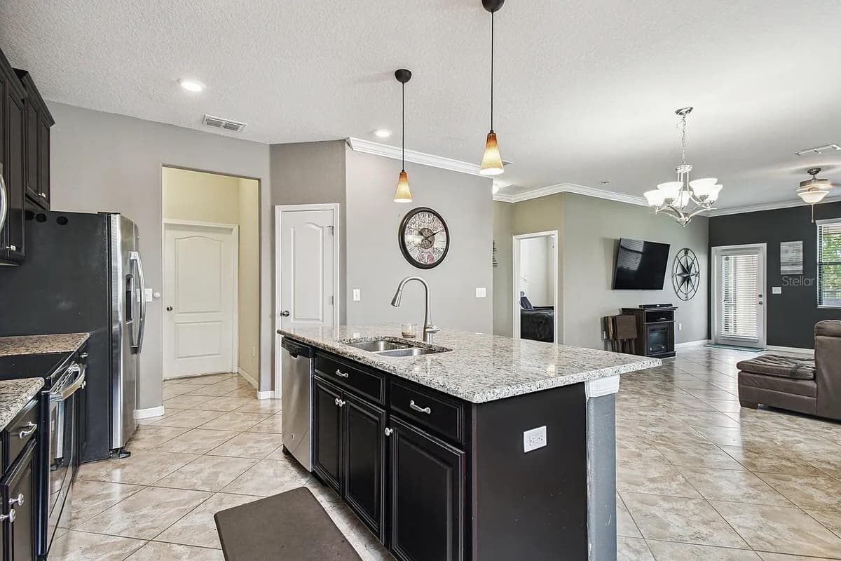 11714 LAKE BOULEVARD — photo 5 of 43