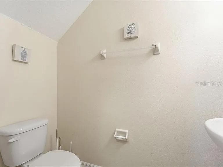 11714 LAKE BOULEVARD — photo 34 of 43