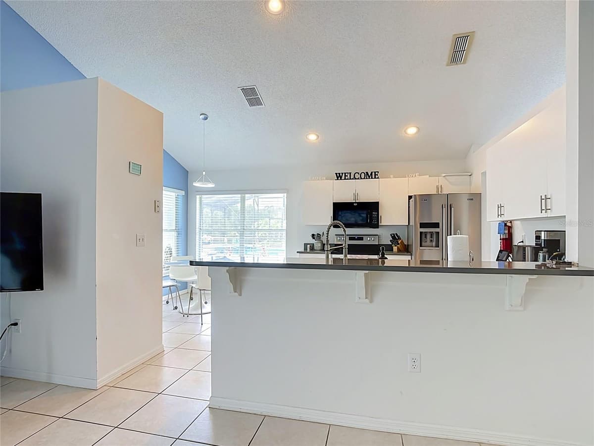 906 MONTANA AVENUE — photo 17 of 61