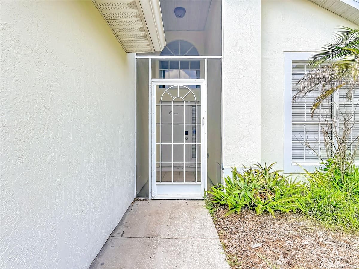 906 MONTANA AVENUE — photo 4 of 61