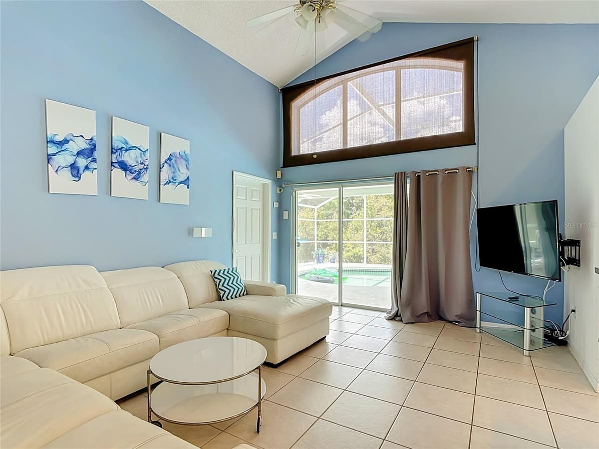 906 MONTANA AVENUE — photo 14 of 61
