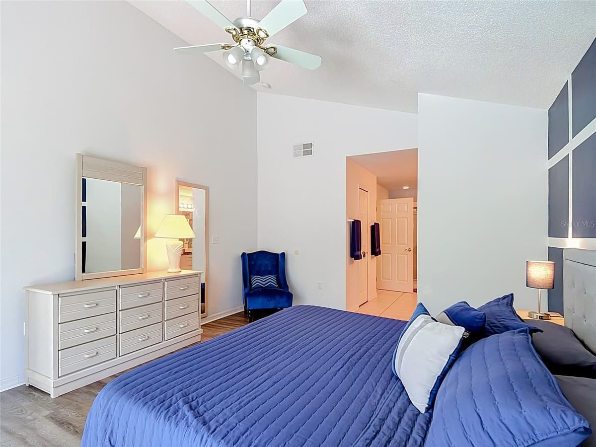 906 MONTANA AVENUE — photo 33 of 61