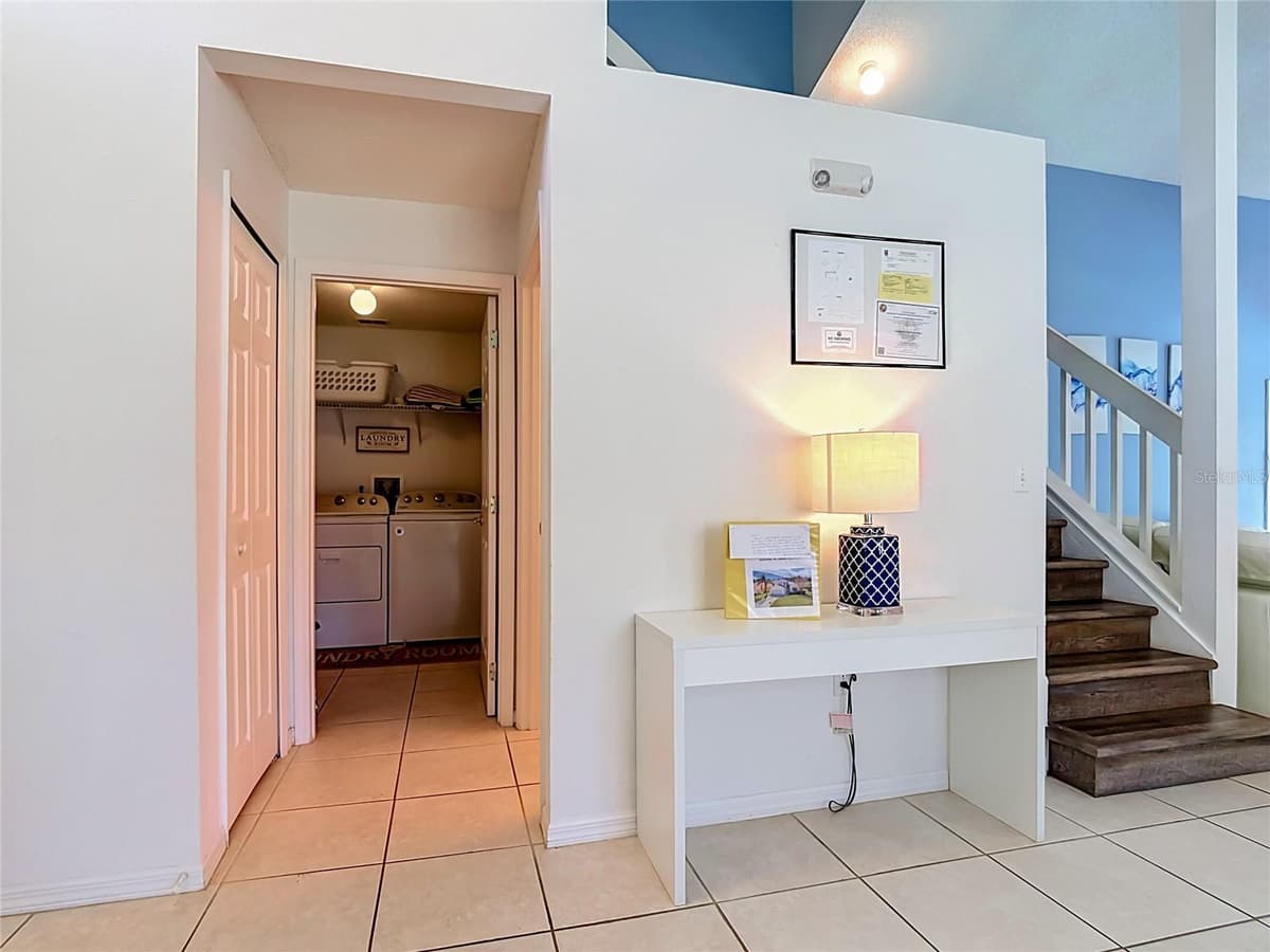 906 MONTANA AVENUE — photo 13 of 61