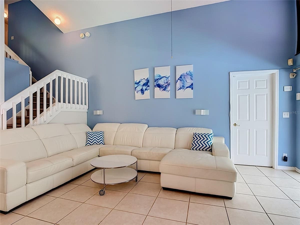 906 MONTANA AVENUE — photo 15 of 61