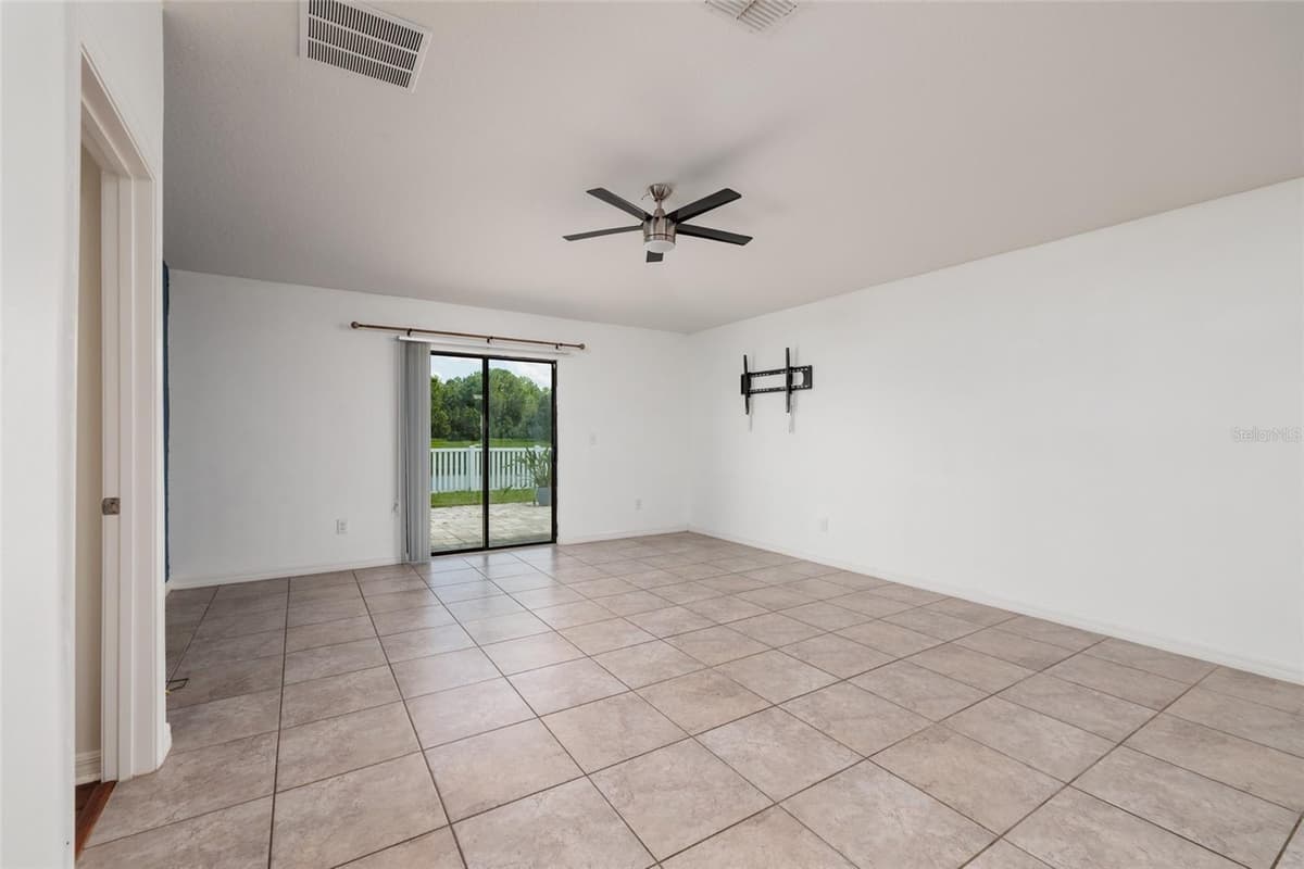 36077 STABLE WILK AVENUE — photo 18 of 40