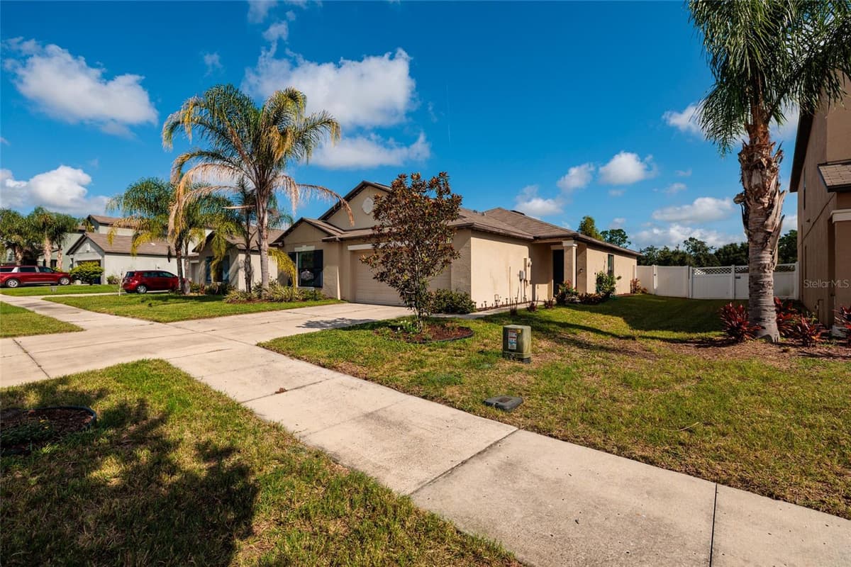 36077 STABLE WILK AVENUE — photo 8 of 40