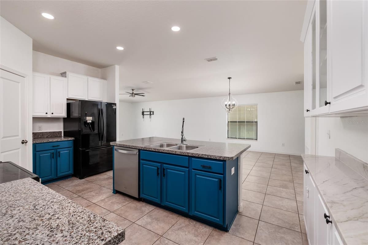 36077 STABLE WILK AVENUE — photo 15 of 40