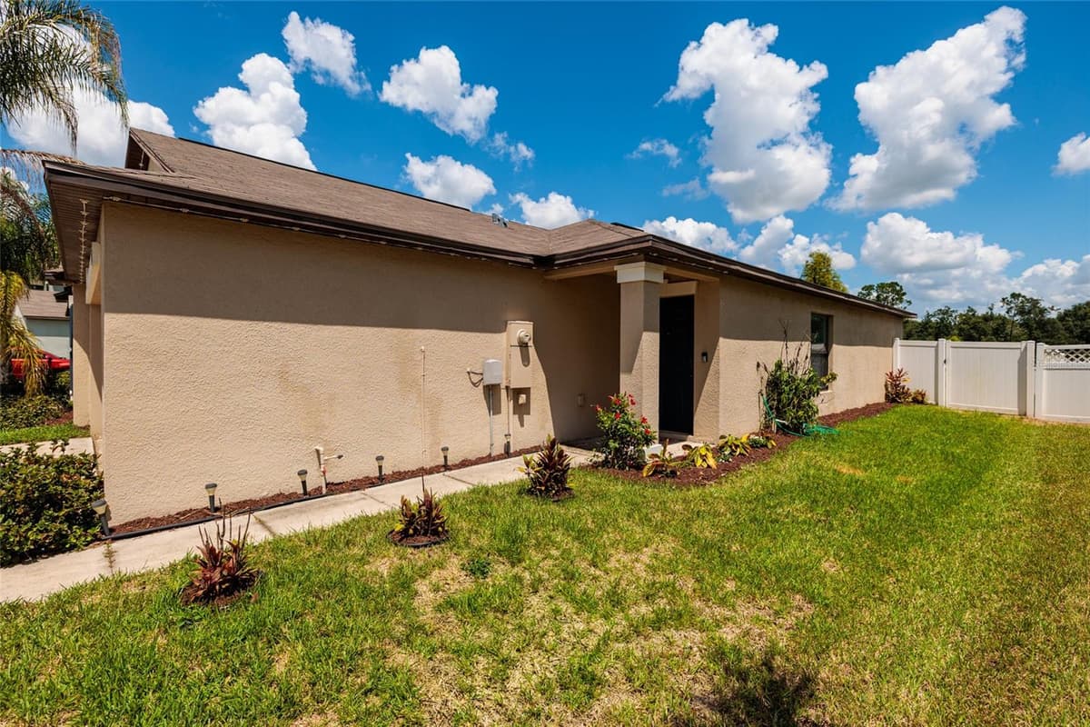 36077 STABLE WILK AVENUE — photo 9 of 40
