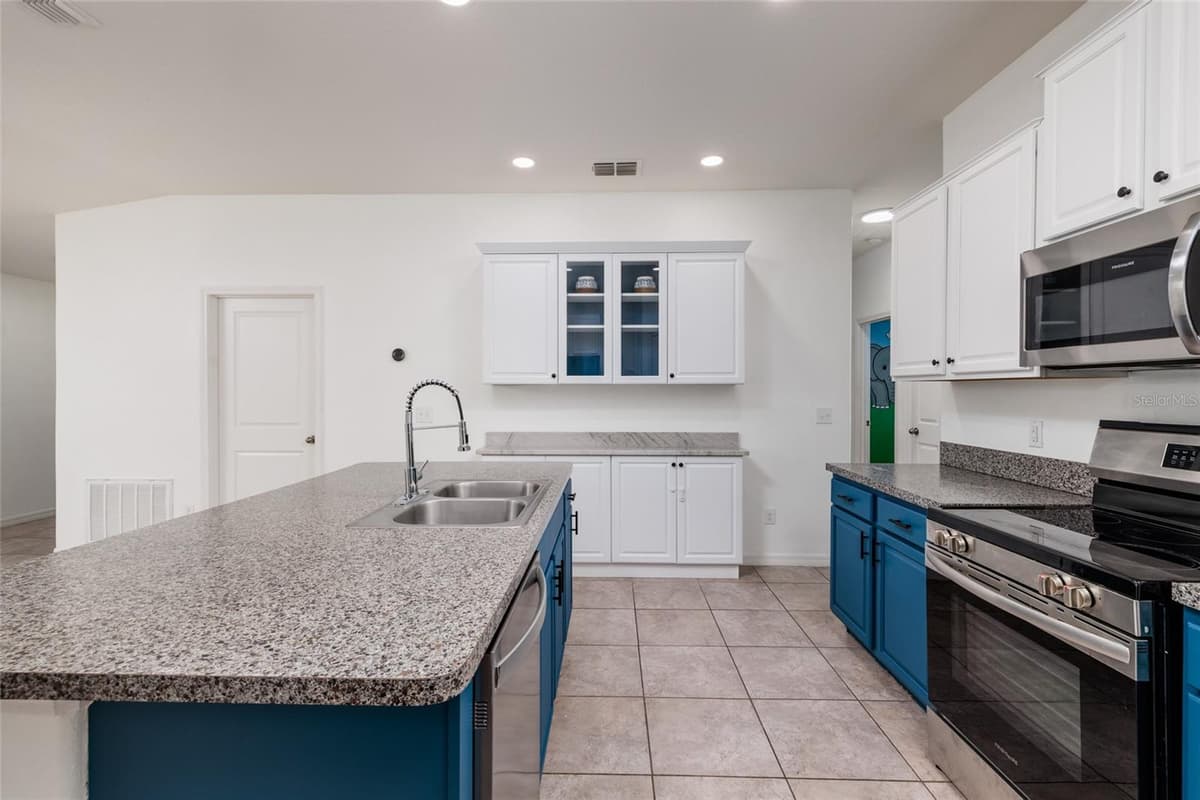 36077 STABLE WILK AVENUE — photo 14 of 40