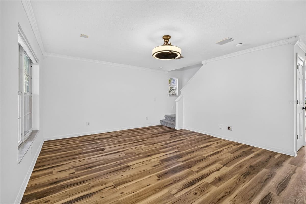 10521 LAKESIDE VISTA DRIVE — photo 16 of 53