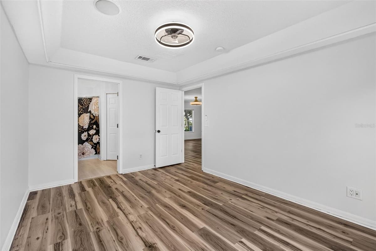 10521 LAKESIDE VISTA DRIVE — photo 29 of 53