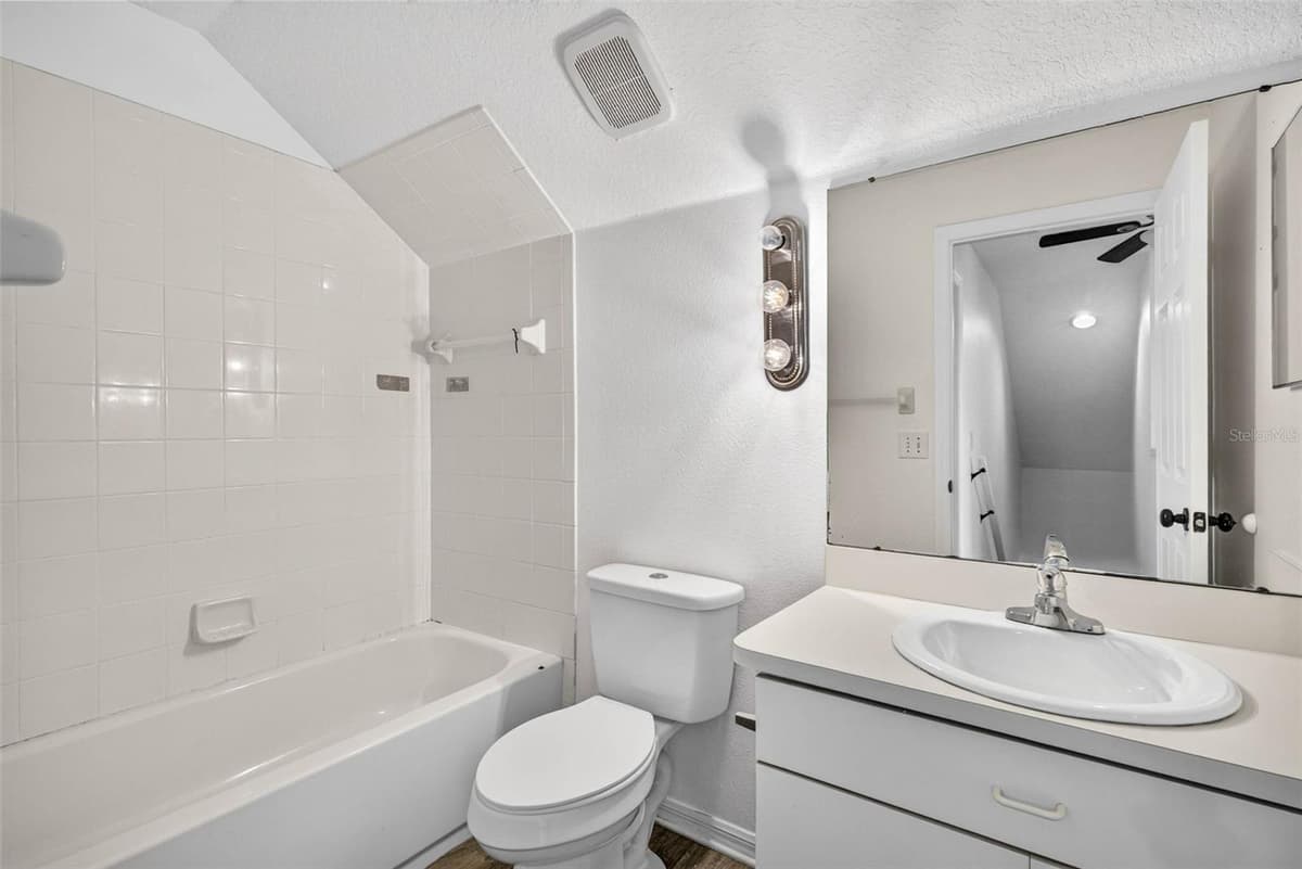10521 LAKESIDE VISTA DRIVE — photo 43 of 53