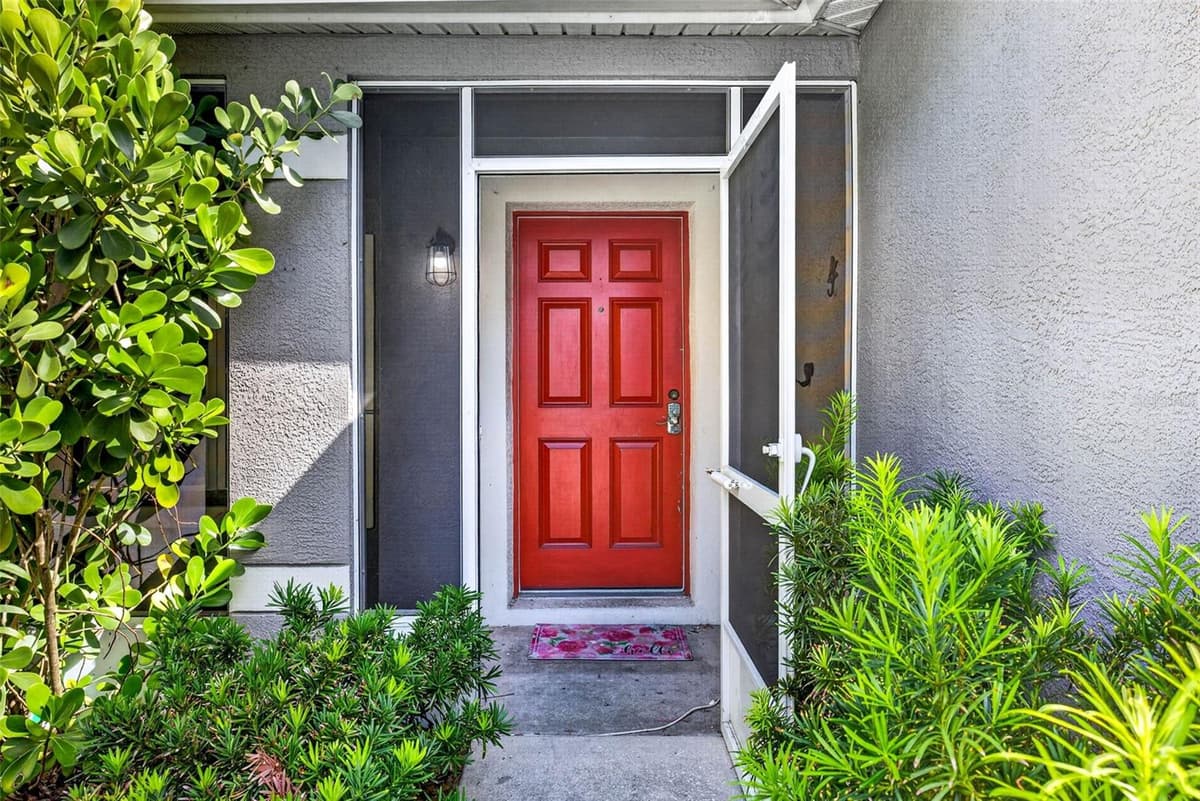 10521 LAKESIDE VISTA DRIVE — photo 11 of 53