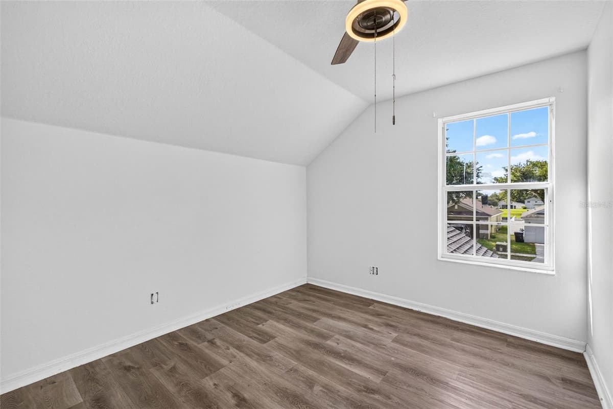 10521 LAKESIDE VISTA DRIVE — photo 38 of 53