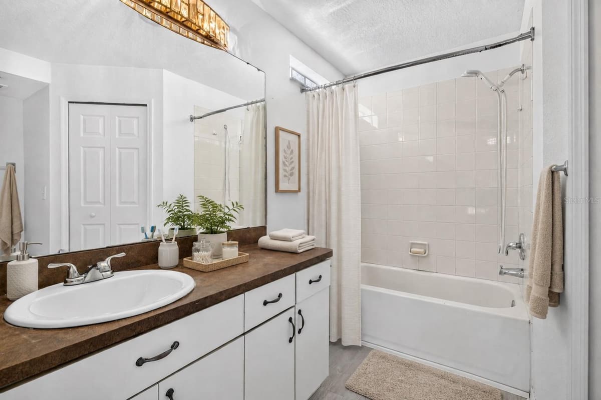 10521 LAKESIDE VISTA DRIVE — photo 7 of 53