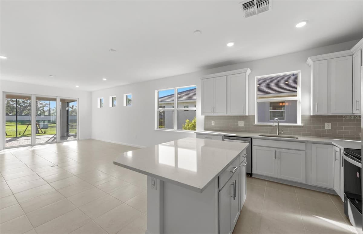 6855 CALI COURT — photo 12 of 29