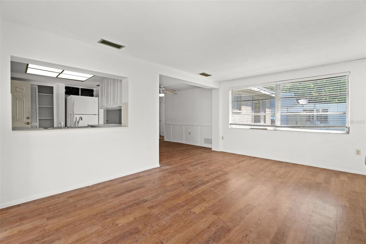 4312 NEWBURY DRIVE — photo 5 of 15