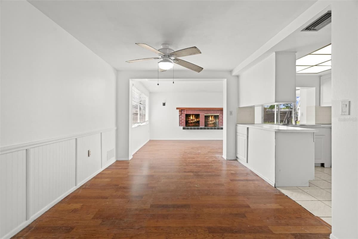 4312 NEWBURY DRIVE — photo 4 of 15