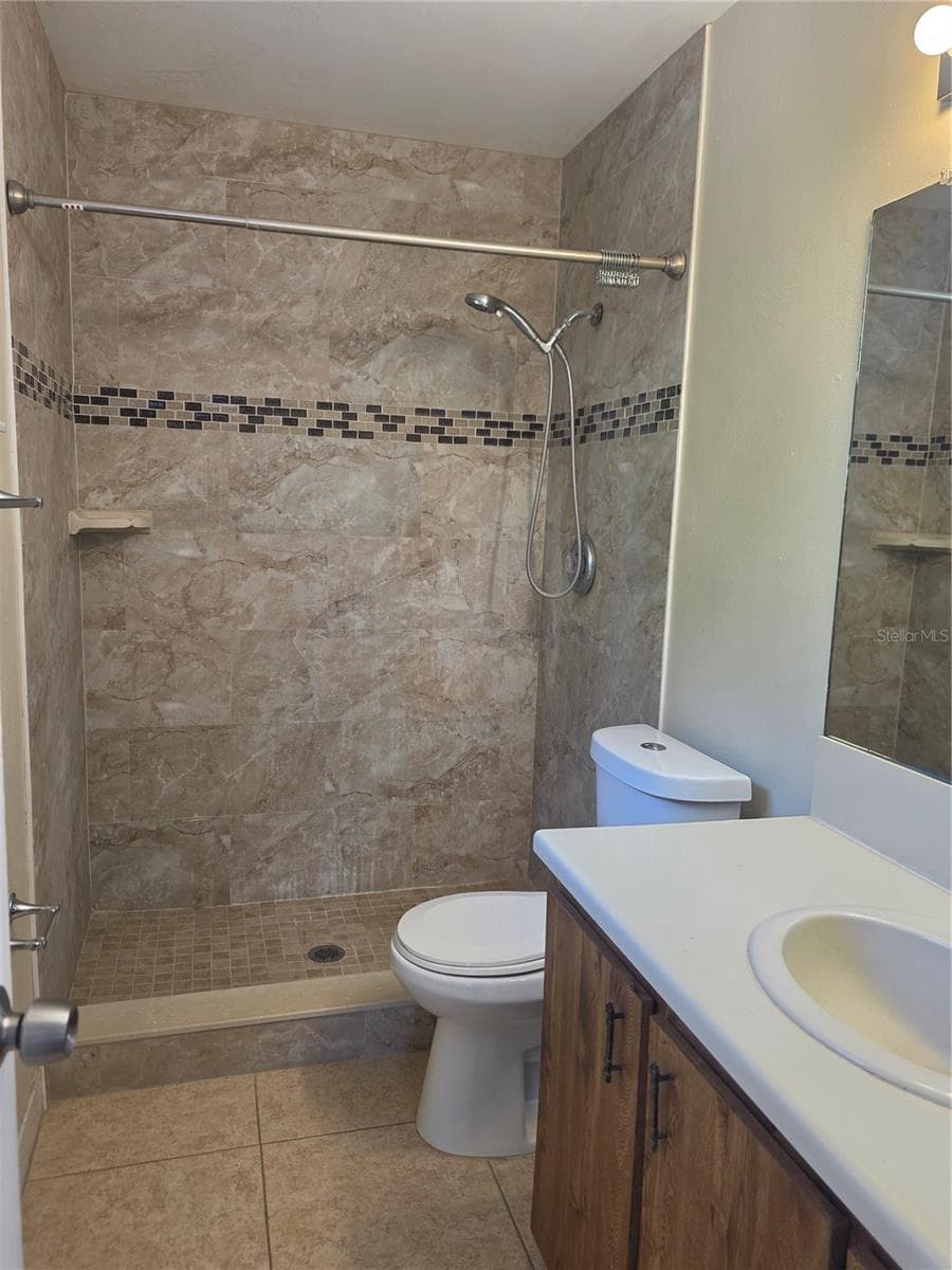8507 CALADESI ISLAND DRIVE — photo 15 of 25