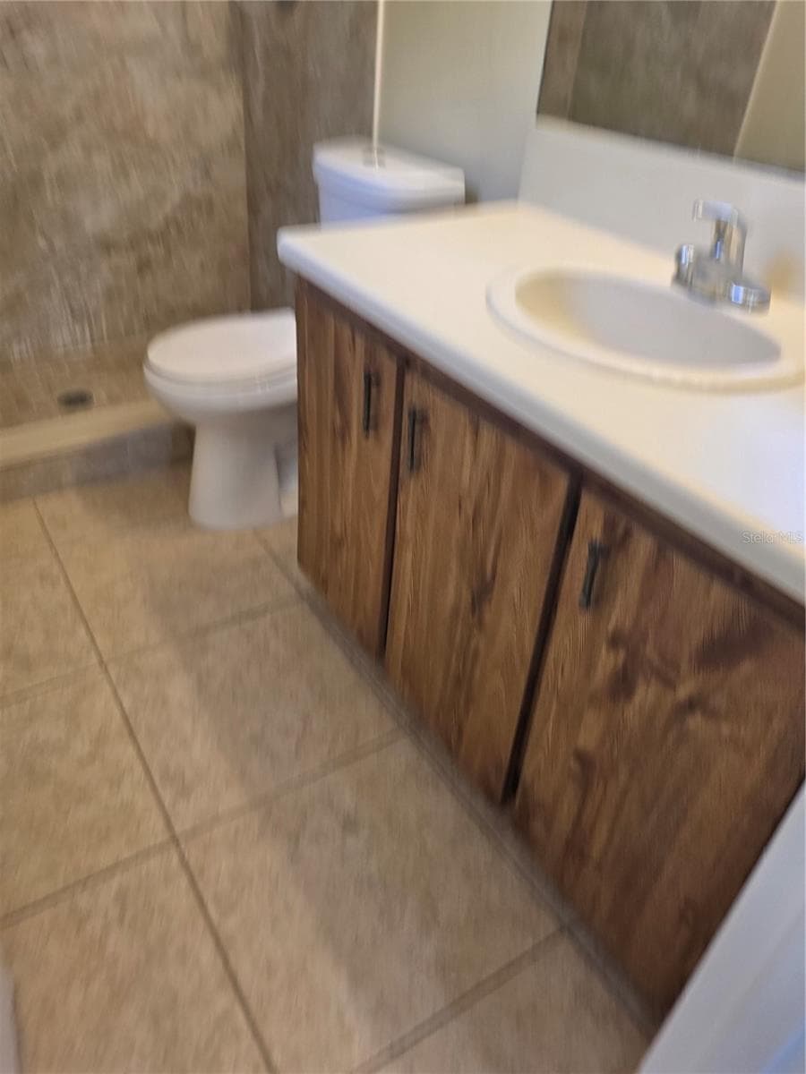 8507 CALADESI ISLAND DRIVE — photo 16 of 25