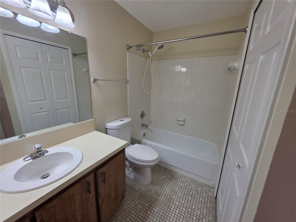 8507 CALADESI ISLAND DRIVE — photo 20 of 25