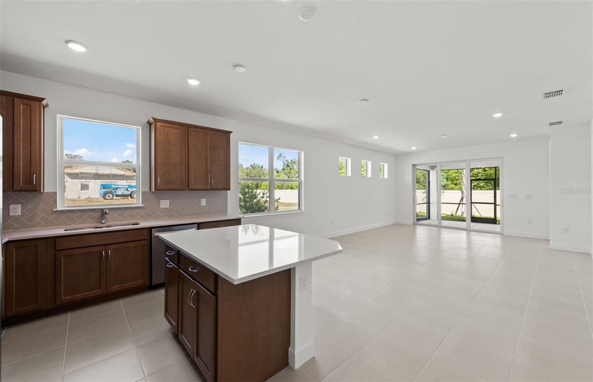6859 CALI COURT — photo 9 of 22
