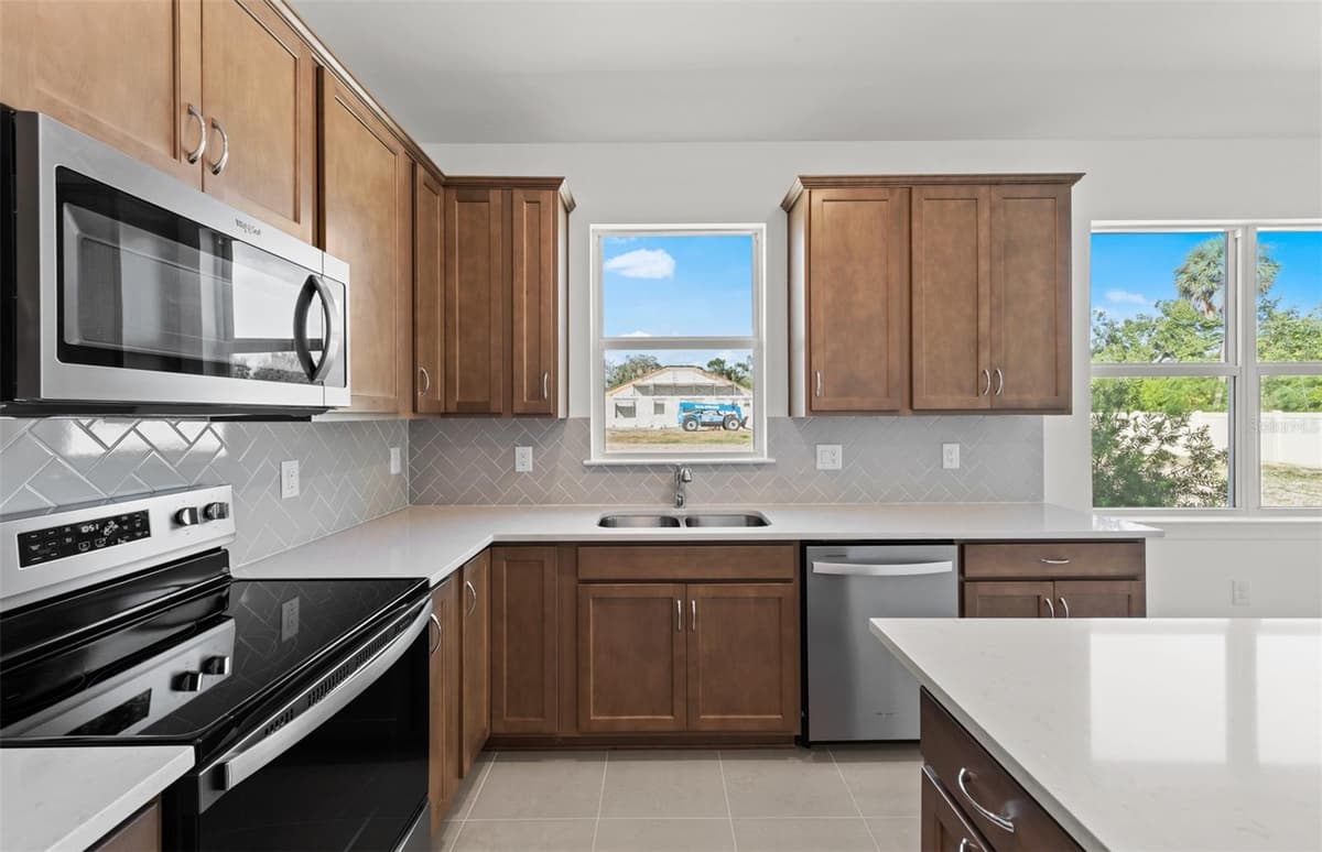 6859 CALI COURT — photo 10 of 22